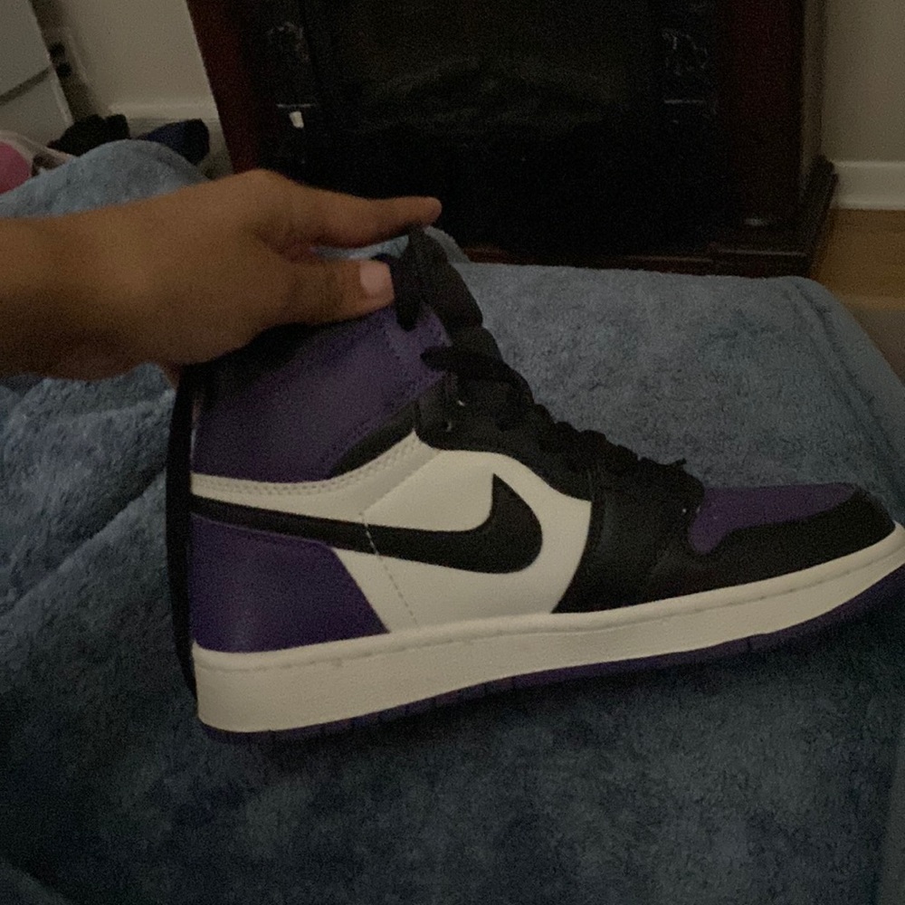 Brand new purple Jordan 1s. Haven’t been worn and only taking cashapp for these!